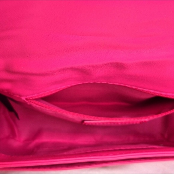 Badgley Mischka Hot Pink Chevron Crossbody Bag NWT Vegan Leather - Picture 11 of 12